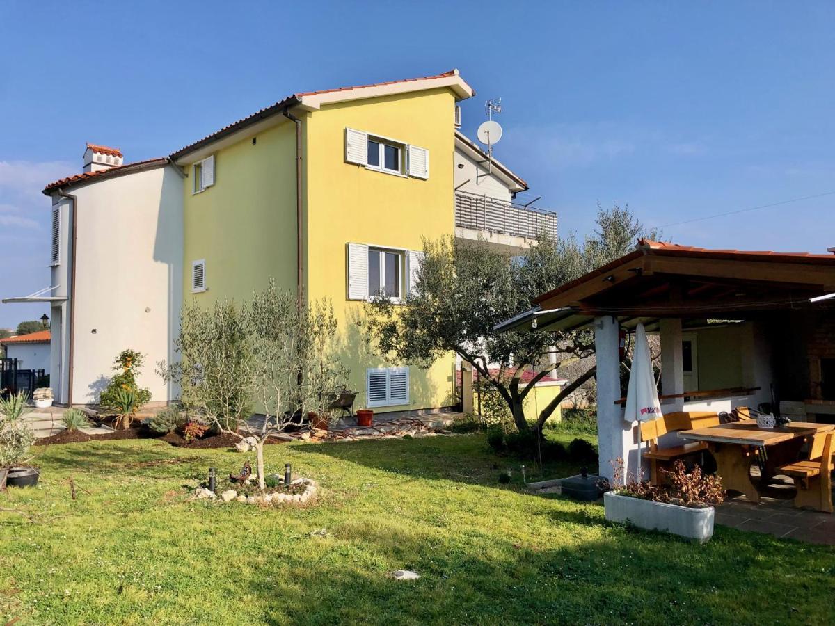 Goldfinch Estate Apartment Banjole Exterior photo